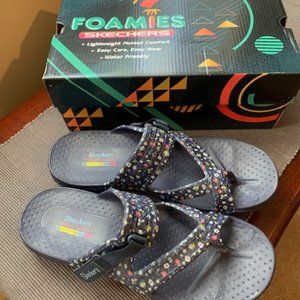 Skechers Foamies Sandals / SZ 10 / Ditzy Bloom / Navy multi